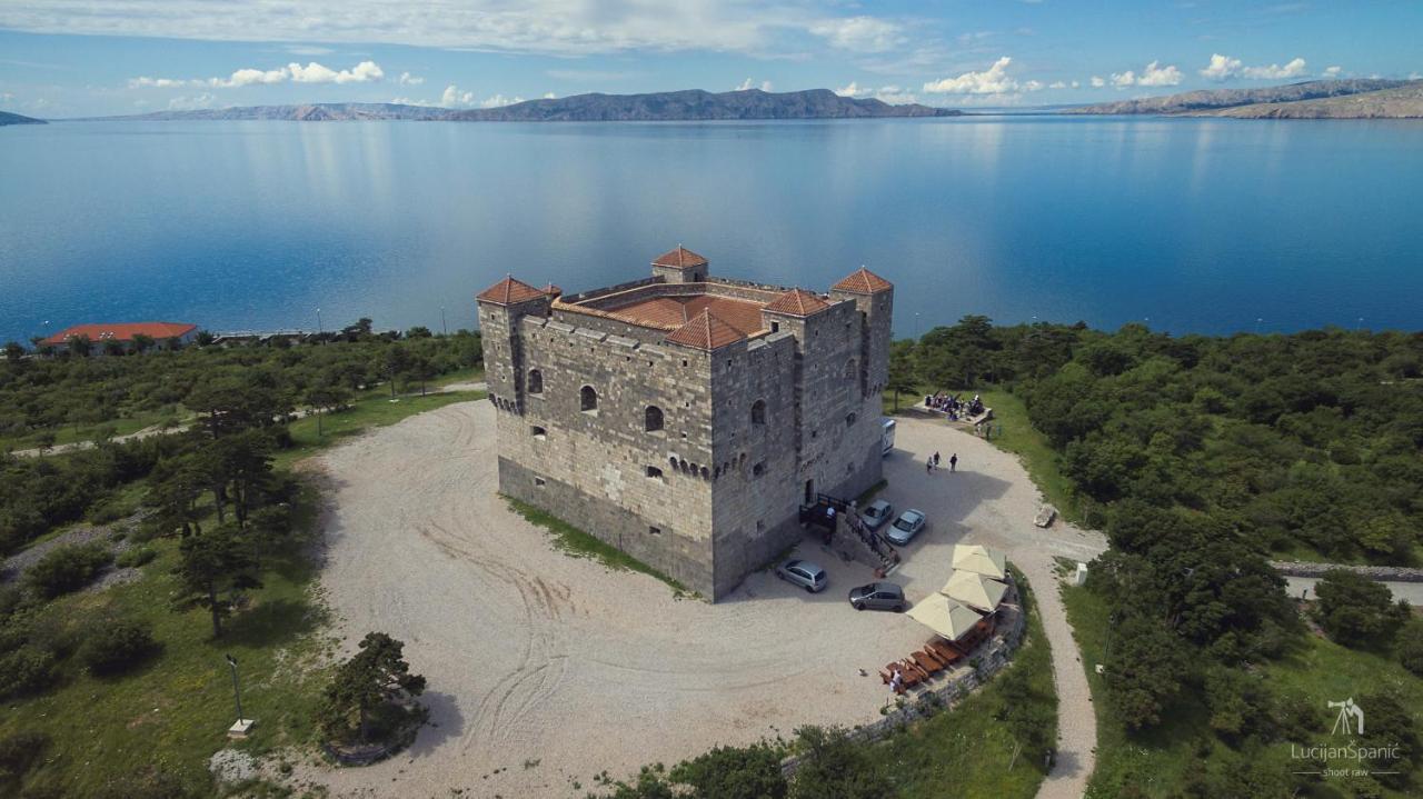 Apartments By The Beach Adela Senj Senj  Bagian luar foto