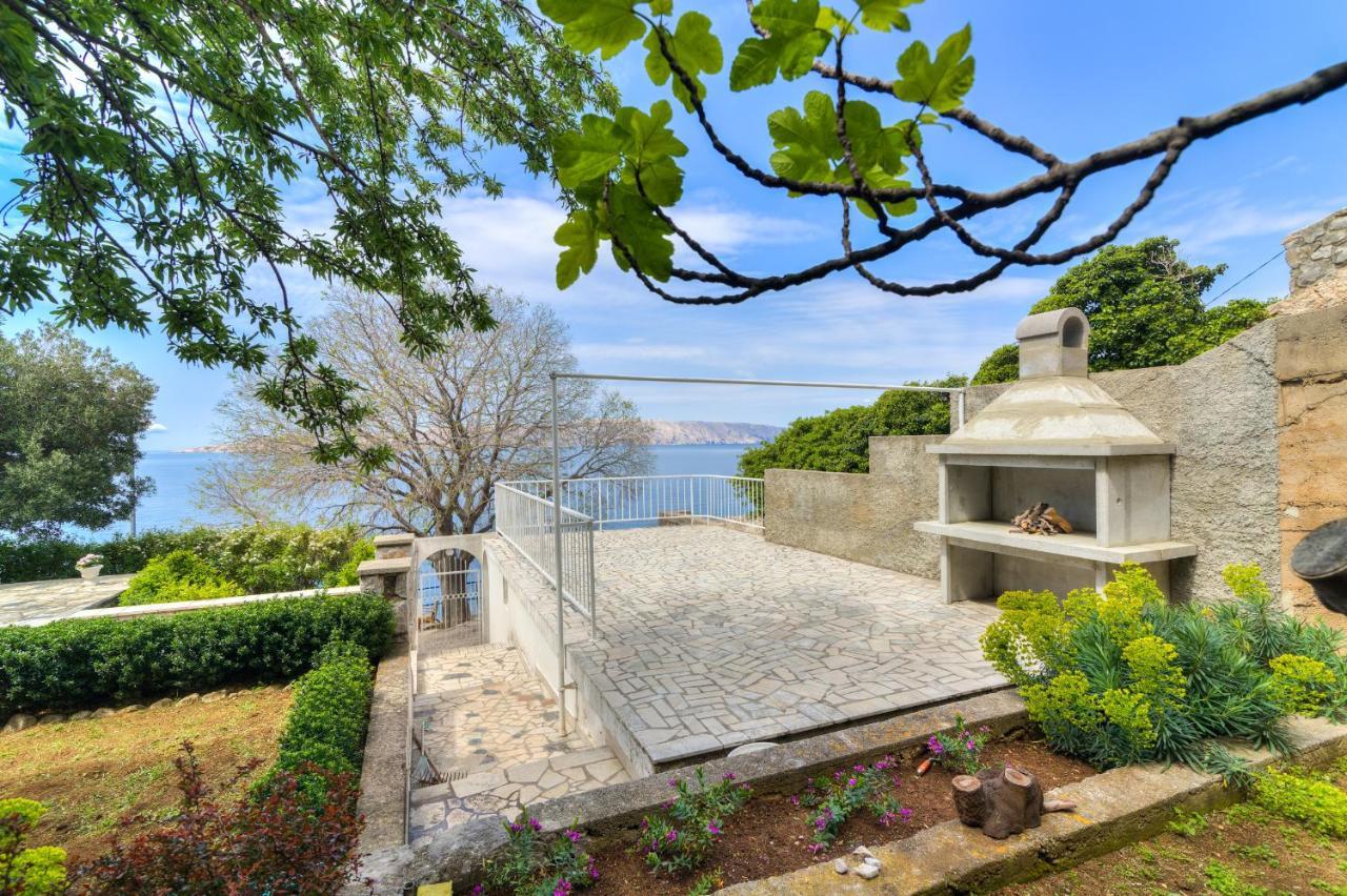 Apartments By The Beach Adela Senj Senj  Bagian luar foto