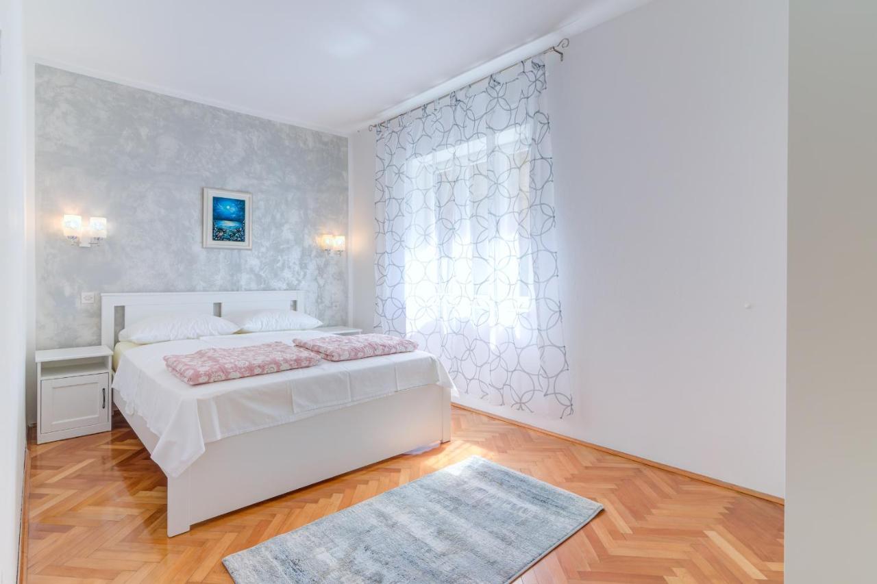 Apartments By The Beach Adela Senj Senj  Bagian luar foto